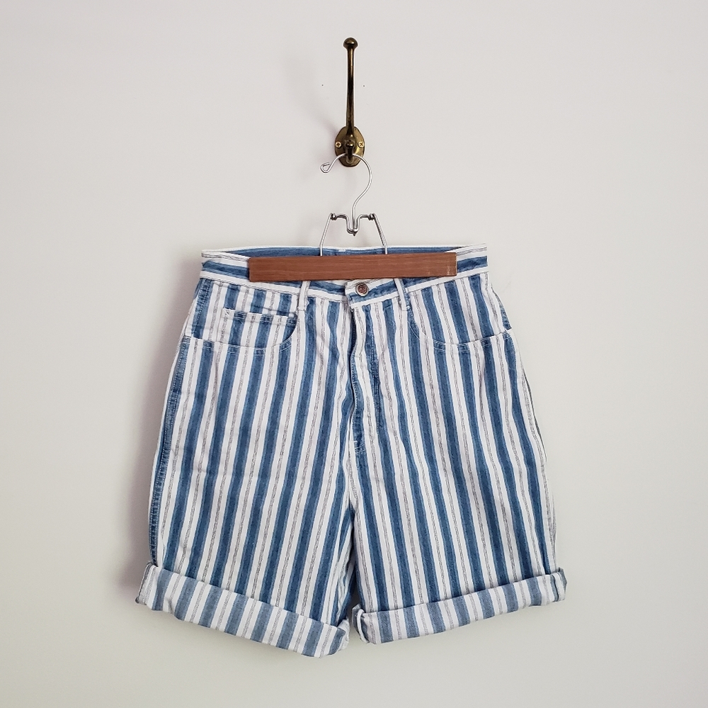 Vintage Bill Blass blue striped white shorts size 10- high waisted, long inseam
